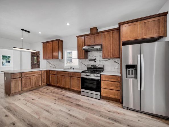 3035 Logan St, Oakland CA 94601