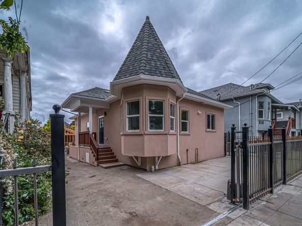3035 Logan St, Oakland CA 94601