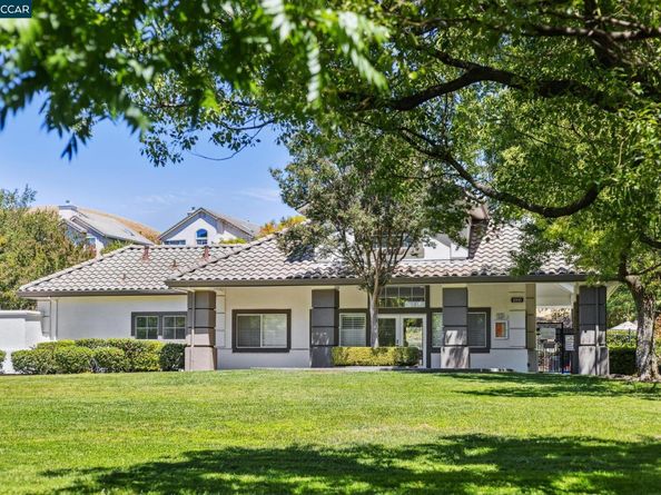 24 Volterra Ct, Danville CA 94526