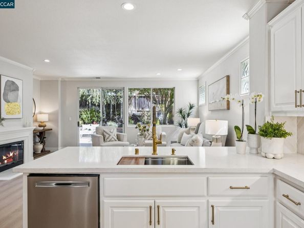 24 Volterra Ct, Danville CA 94526