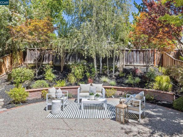 24 Volterra Ct, Danville CA 94526