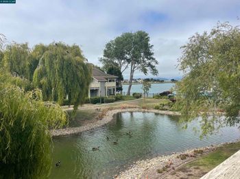 150 Shoreline Ct