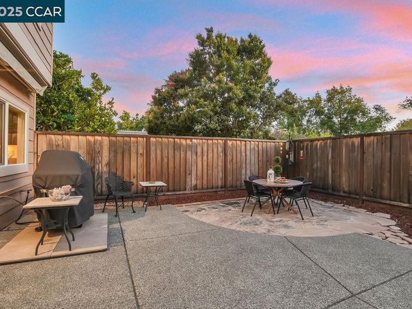 415 Orchard View Ave, Martinez CA 94553