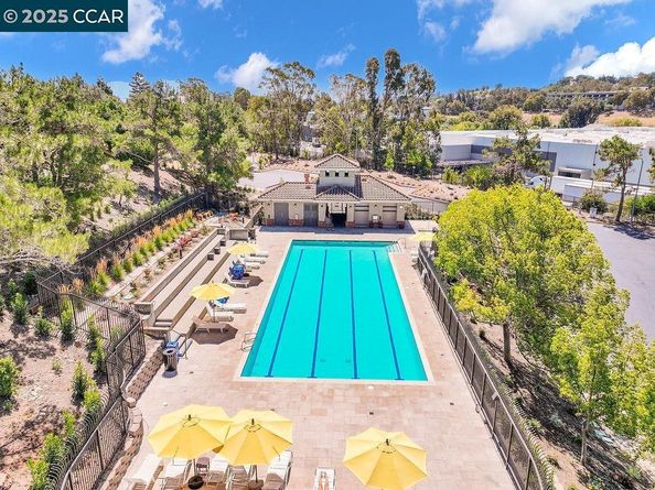415 Orchard View Ave, Martinez CA 94553