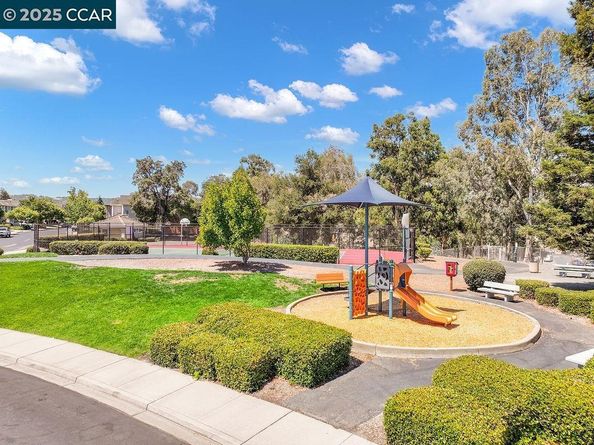 415 Orchard View Ave, Martinez CA 94553