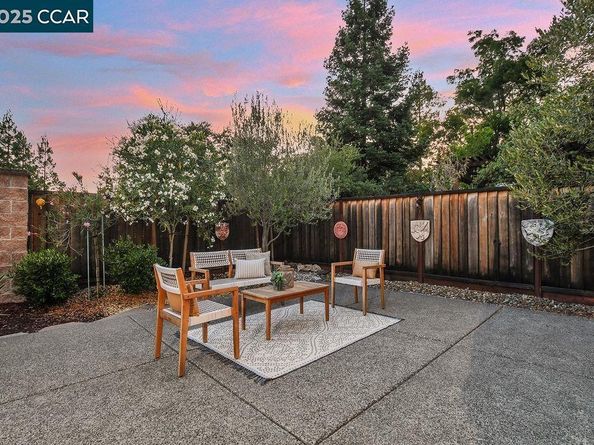 415 Orchard View Ave, Martinez CA 94553