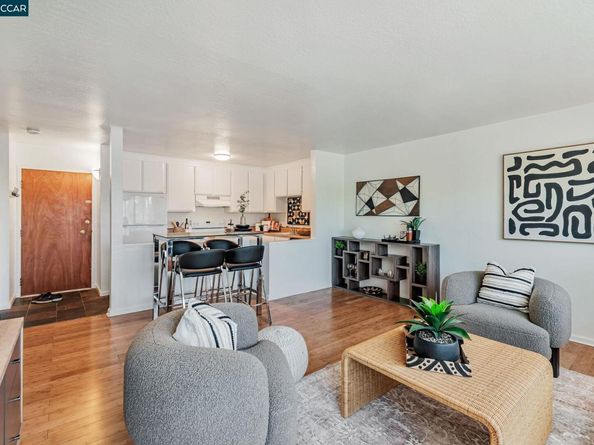455 Crescent St 207, Oakland CA 94610