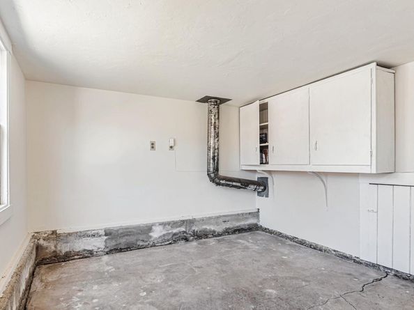 2827 Bartlett St, Oakland CA 94602