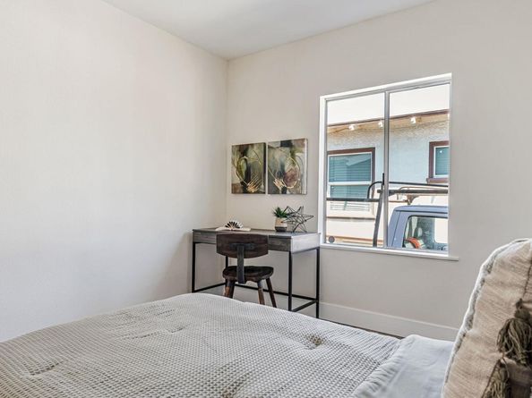 2827 Bartlett St, Oakland CA 94602