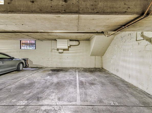 375 Jayne Avenue 106, Oakland CA 94610