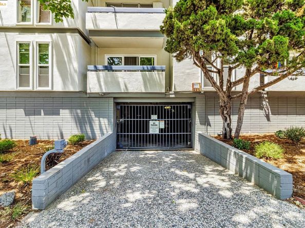 375 Jayne Avenue 106, Oakland CA 94610