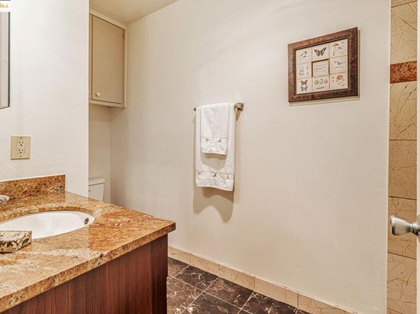 375 Jayne Avenue 106, Oakland CA 94610