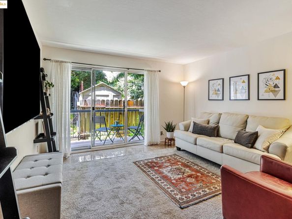 375 Jayne Avenue 106, Oakland CA 94610