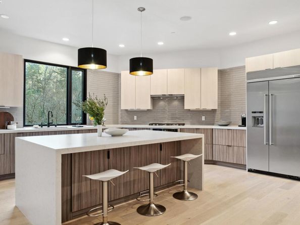 3 West Cir, Oakland CA 94611