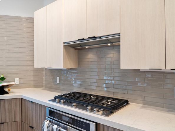 3 West Cir, Oakland CA 94611