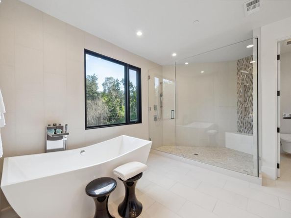 3 West Cir, Oakland CA 94611