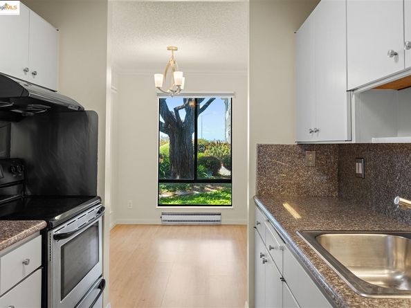 2 Commodore DR D171, Emeryville CA 94608