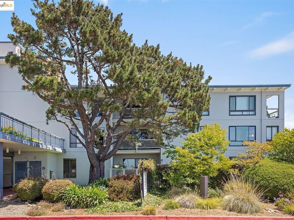 2 Commodore DR D171, Emeryville CA 94608