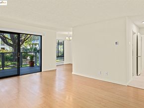 2 Commodore DR D171, Emeryville CA 94608
