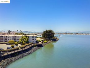 2 Commodore DR D171, Emeryville CA 94608