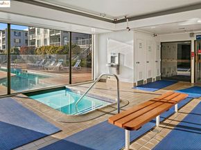 2 Commodore DR D171, Emeryville CA 94608