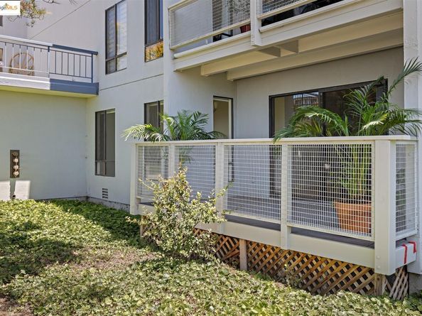 2 Commodore DR D171, Emeryville CA 94608