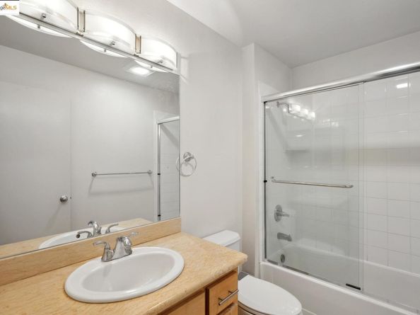 92 Marina Lakes DR, Richmond CA 94804