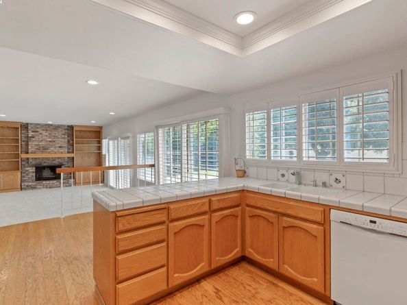 1927 Foxswallow Cir, Pleasanton CA 94566