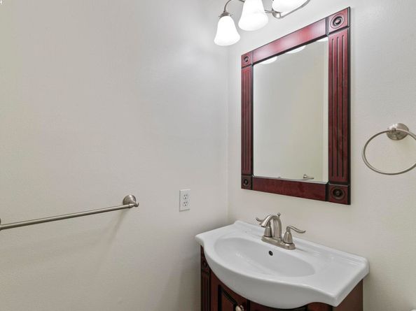 1927 Foxswallow Cir, Pleasanton CA 94566