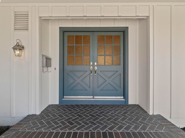 1927 Foxswallow Cir, Pleasanton CA 94566
