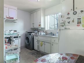 1056 E VILLA Street, Pasadena CA 91106