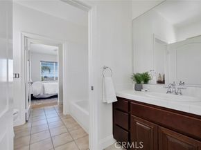 10641 N Lost Trail Avenue, Burbank CA 91040