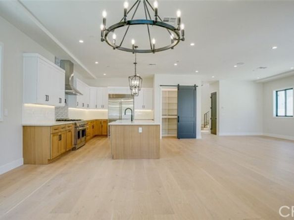 6250 Lindley Avenue, Encino (los Angeles) CA 91316