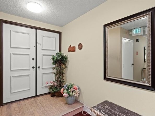 10409 Riverside Drive 203, Toluca Lake (los Angeles) CA 91602