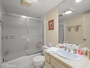 10409 Riverside Drive 203, Toluca Lake (los Angeles) CA 91602