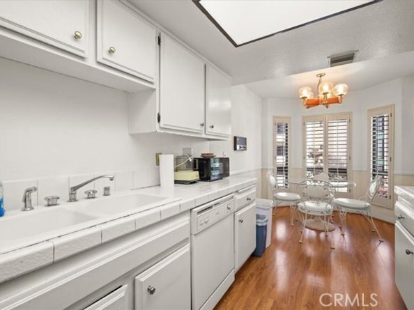 10409 Riverside Drive 203, Toluca Lake (los Angeles) CA 91602