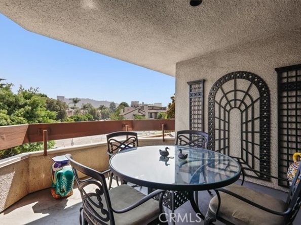 10409 Riverside Drive 203, Toluca Lake (los Angeles) CA 91602