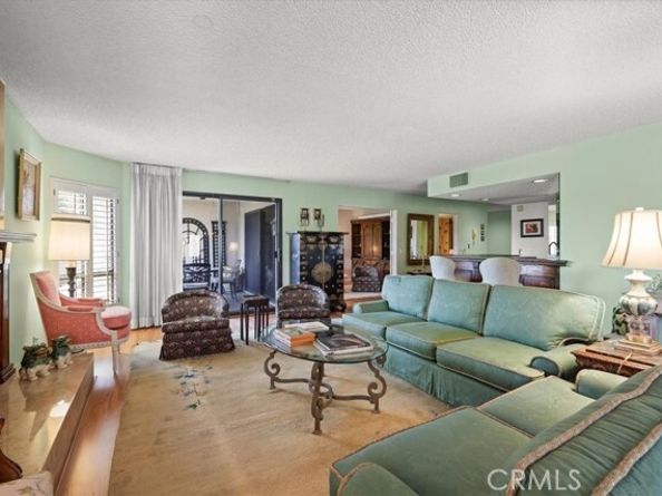 10409 Riverside Drive 203, Toluca Lake (los Angeles) CA 91602