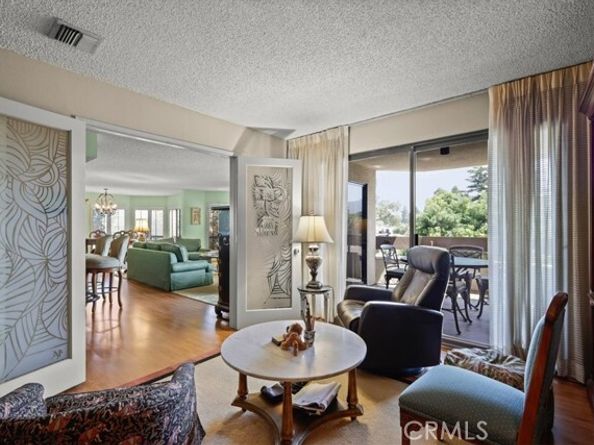 10409 Riverside Drive 203, Toluca Lake (los Angeles) CA 91602