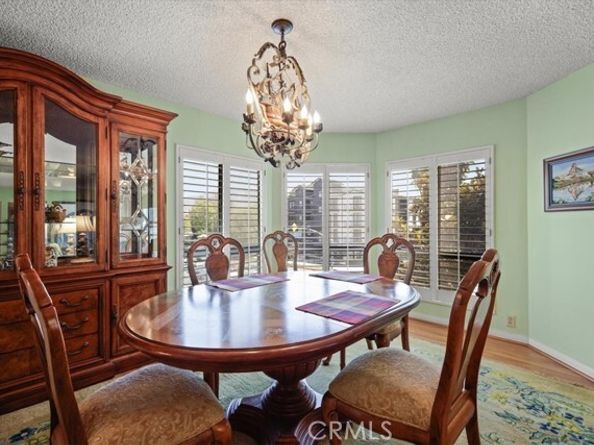 10409 Riverside Drive 203, Toluca Lake (los Angeles) CA 91602