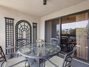 10409 Riverside Drive 203, Toluca Lake (los Angeles) CA 91602