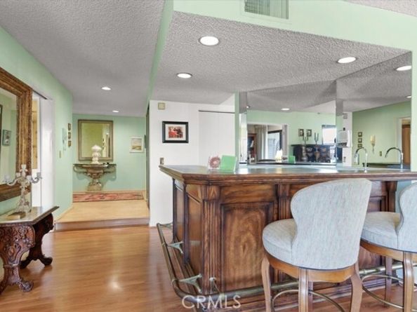 10409 Riverside Drive 203, Toluca Lake (los Angeles) CA 91602