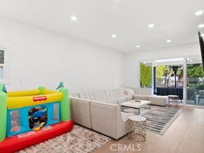 9514 Oakridge Place, Chatsworth (los Angeles) CA 91311