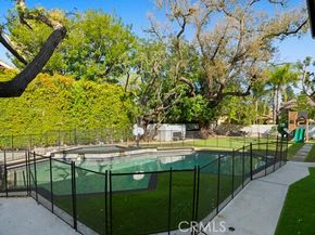 9514 Oakridge Place, Chatsworth (los Angeles) CA 91311