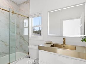 9514 Oakridge Place, Chatsworth (los Angeles) CA 91311