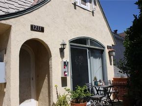 1209 Hyperion Avenue, Los Angeles CA 90029