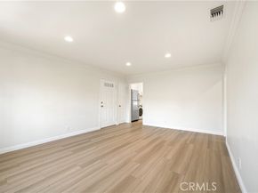 13573 Moorpark Street, Sherman Oaks (los Angeles) CA 91423