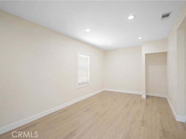 8302 Webb Avenue, Sun Valley (los Angeles) CA 91352