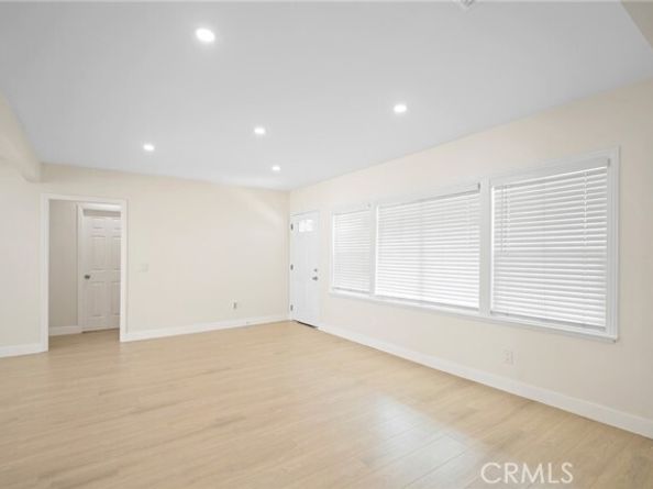 8302 Webb Avenue, Sun Valley (los Angeles) CA 91352
