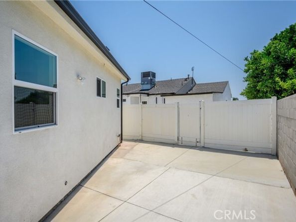 8302 Webb Avenue, Sun Valley (los Angeles) CA 91352